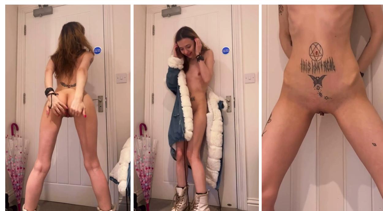 Barbie_Grl Stripoff Her Winter Jacket Off And Spreading Pussy OF Video