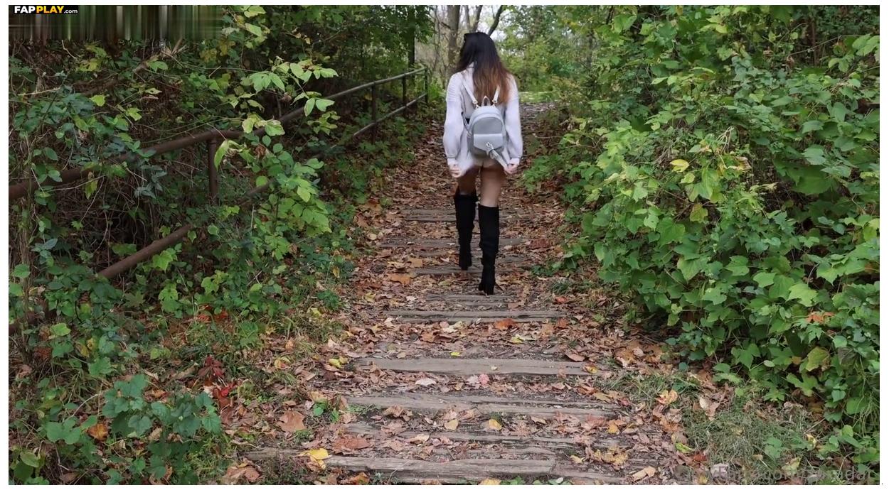 Zara Dar Lifts Her Frock And Booty Flashed Onlyfans Free